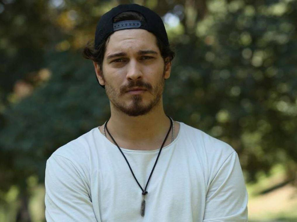 Çağatay Ulusoy Eşref Rüya dizisi ile ekranlara geri dönüyor. Bölüm başı 3,5 milyon TL kazanacak - Resim: 12